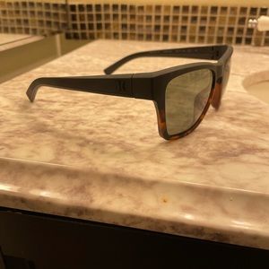 Hurley Deep Sea polarized sunglasses
